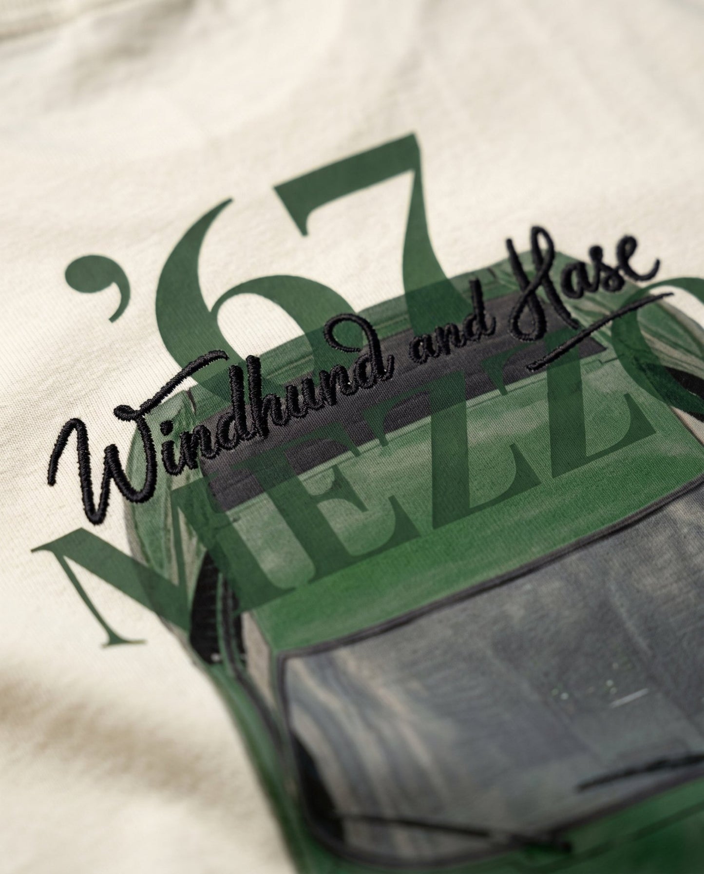 Camiseta Mezzo '67 - Windhund and Hase