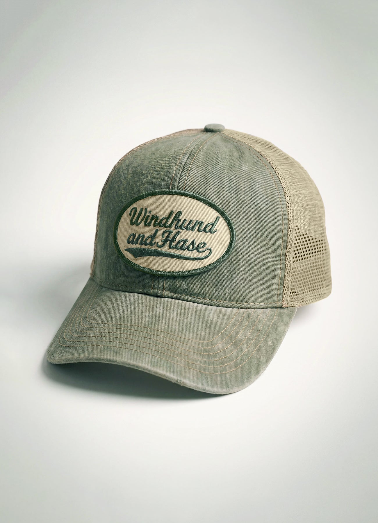 Gorra Trucker Oliva - Windhund and Hase